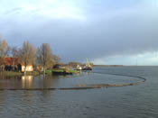 De Nieuwe Merwede ter hoogte van Het Kop van 't Land. Een brede gegraven rivier. HenkvandeGraaf/www.stockburo.nl