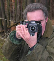 Jacques van der Neut met camera. Copyright Daan Bruysters.