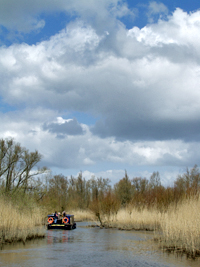 Fluisterboot de Whisper in de Sloot van Benenden Petrus. Copyright Henk van de Graaf.