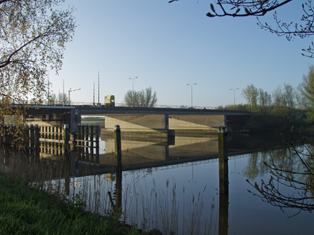 Verkeersbrug (N3) over het Wantij. Copyright HenkvandeGraaf/www.stockburo.nl