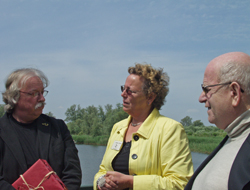 Vlnr, Chris de Bont, Valentine Wikaart en Karel Leenders. Copyright Henk van de Graaf.